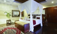 Bedroom with Wooden Floor - Villa Sam Seminyak - Seminyak, Bali