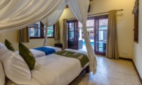 Twin Bedroom with Pool View - Villa Santi - Seminyak, Bali