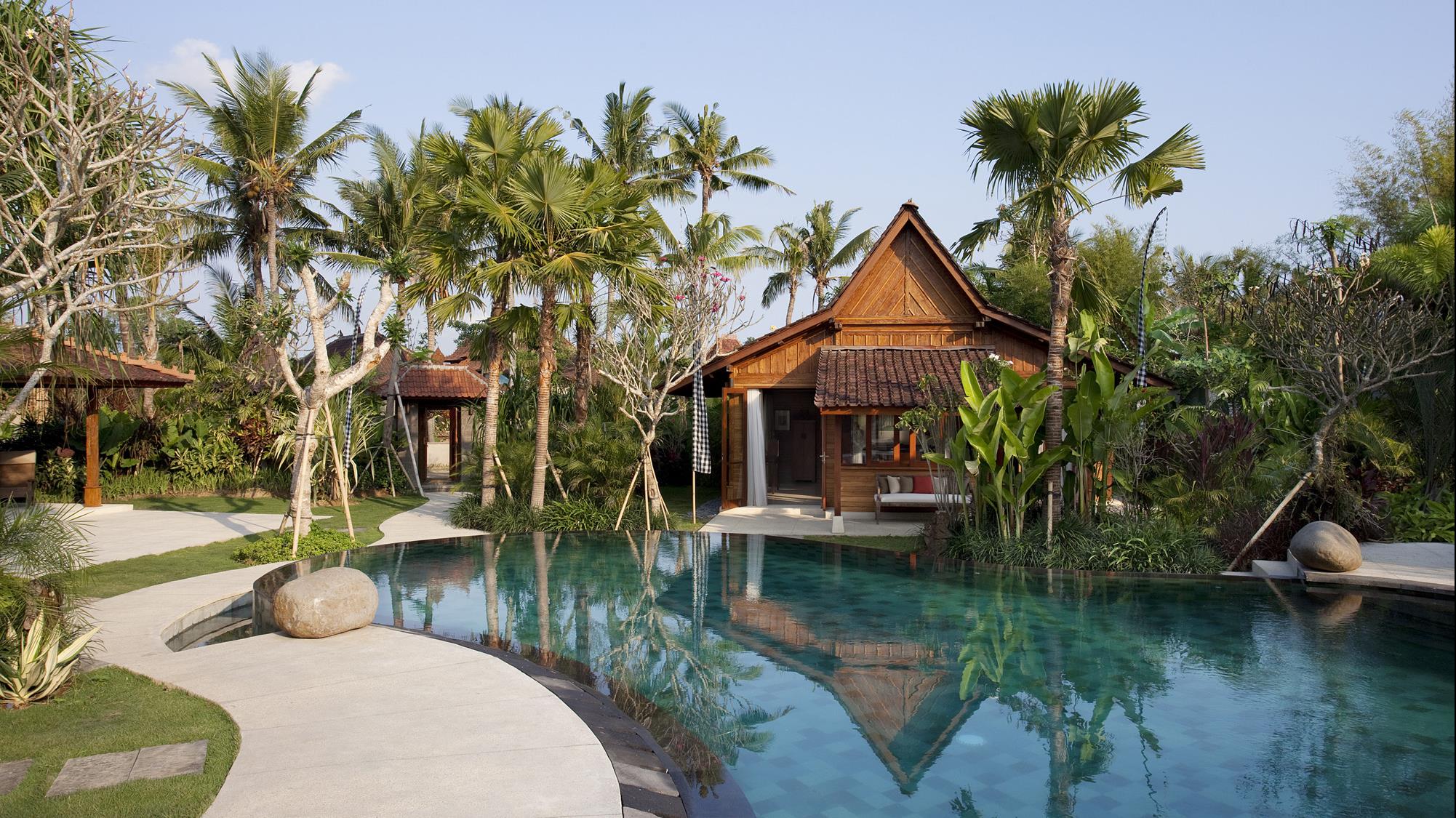  Villa  Sati 4 Bedrooms Sleeps 8 Pool Canggu Bali 