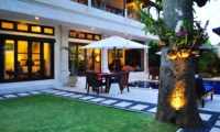Outdoor Dining with Pool View - Villa Sayang - Seminyak, Bali