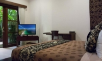 Bedroom with TV - Villa Suliac - Legian, Bali