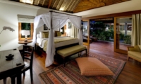 Bedroom with Wooden Floor - Villa Surya Damai - Umalas, Bali