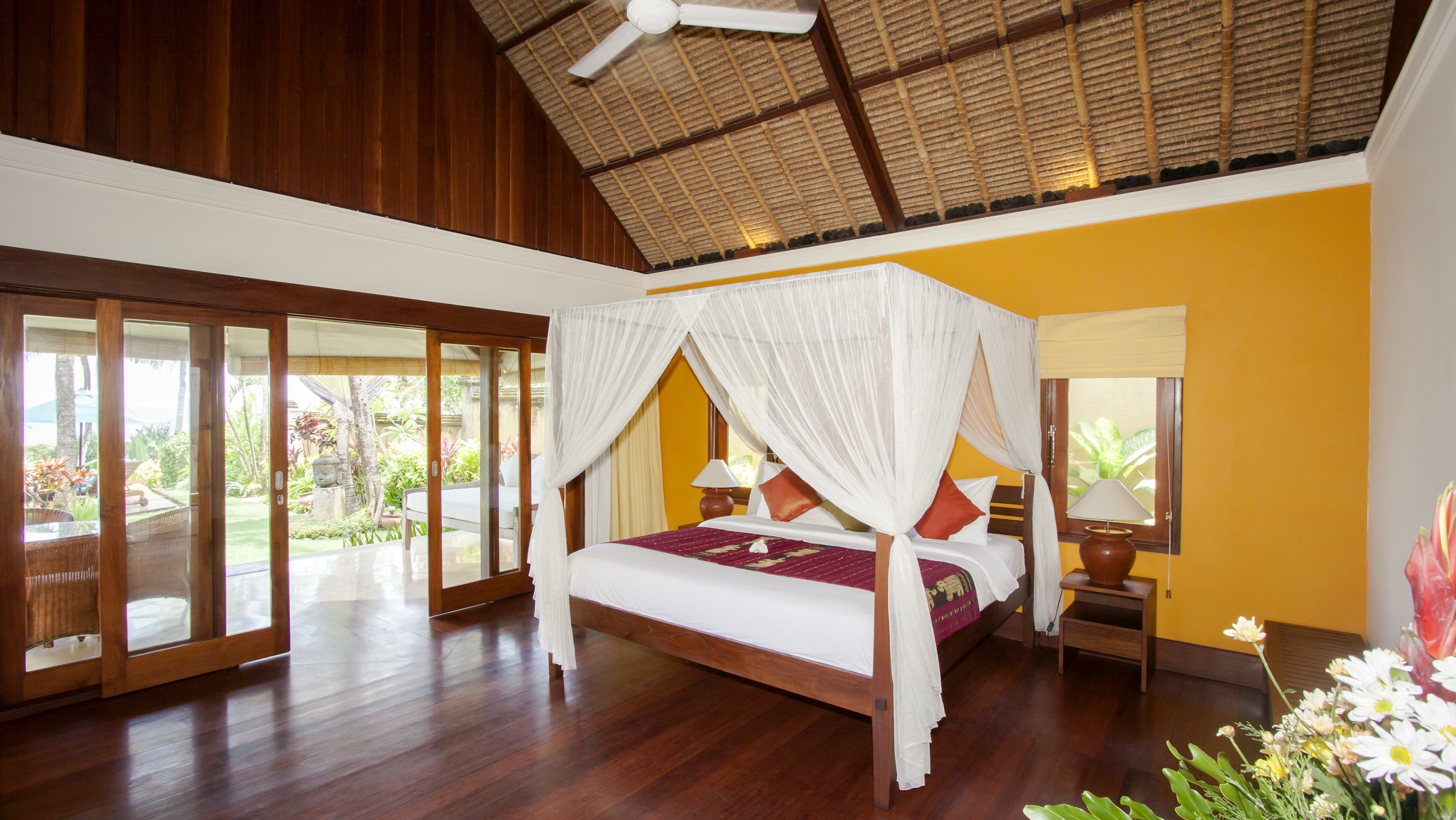 Bedroom with Outdoor View - Villa Tanju - Seseh, Bali