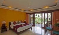 Bedroom with Lamps - Villa Tanju - Seseh, Bali
