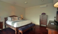 Bedroom with Wooden Floor - Villa Teana - Jimbaran, Bali