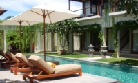 Pool Side Reclining Loungers - Villa Tenang - Batubelig, Bali