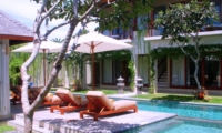 Sun Beds - Villa Tenang - Batubelig, Bali