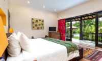 Bedroom and Balcony with Pool View - Villa Theo - Umalas, Bali