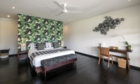Bedroom with Study Table - Villa Tjitrap - Seminyak, Bali