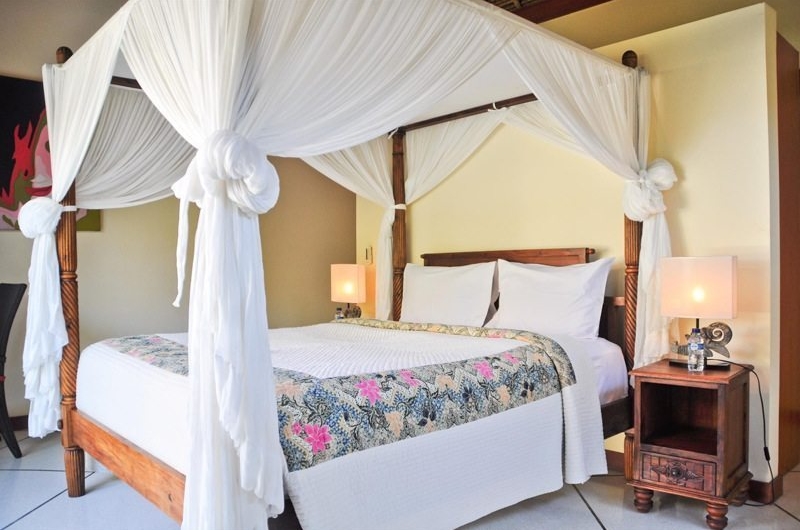 Four Poster Bed with Mosquito Net - Villa Vara - Seminyak, Bali