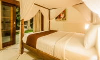 Bedroom with Four Poster Bed - Villa Vara - Seminyak, Bali