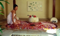 Romantic Bathtub Set Up - Villa Waru - Nusa Dua, Bali