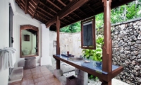 Semi Open Bathroom - Villa Waru - Nusa Dua, Bali
