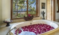 Romantic Bathtub Set Up - Villa Arika - Canggu, Bali