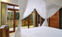 Bedroom and Balcony - Villa Beji Seminyak - Seminyak, Bali