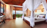Bedroom and Balcony - Villa Bukit Lembongan - Villa 1 - Nusa Lembongan, Bali
