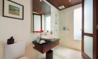 Bathroom with Shower - Villa Capung - Uluwatu, Bali