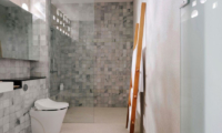 Bathroom with Shower - Villa Casabama - Villa Casabama Panjang - Gianyar, Bali