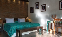 Bedroom with Study Table - Villa Djukun - Seminyak, Bali