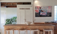 Kitchen and Dining Area - Villa Driftwood - Nusa Lembongan, Bali