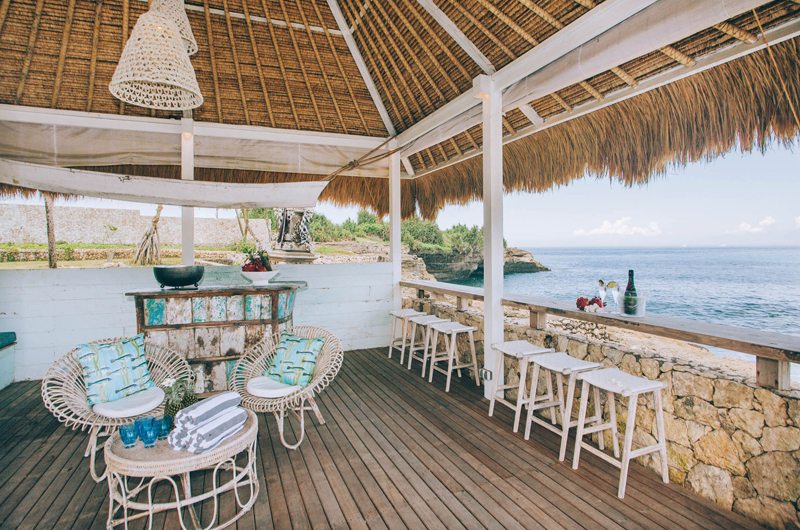 Beach Side Seating Area - Villa Driftwood - Nusa Lembongan, Bali