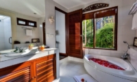 Romantic Bathtub Set Up - Villa jukung - Candidasa, Bali