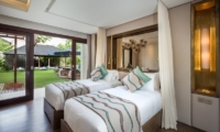 Twin Bedroom with Garden View - Villa Kajou - Seminyak, Bali
