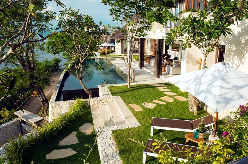 Gardens and Pool - Villa Lago - Nusa Lembongan, Bali