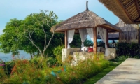 Pool Bale - Villa Lago - Nusa Lembongan, Bali