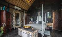 Bedroom with Mirror - Villa Laut - Tabanan, Bali