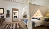 Bedroom with TV - Villa Mamoune - Umalas, Bali