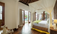 Bedroom with Mosquito Net - Villa Naty - Umalas, Bali
