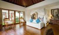 Bedroom with Seating Area - Villa Naty - Umalas, Bali