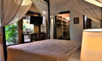 Four Poster Bed - Villa Phinisi - Seminyak, Bali