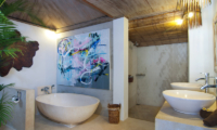 Bathroom with Bathtub - Villa Rabu - Seminyak, Bali