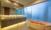 Romantic Bathtub Set Up - Villa Roemah Natamar - Canggu, Bali