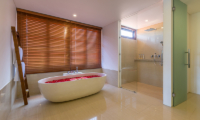 Romantic Bathtub Set Up - Villa Rusa Biru - Canggu, Bali