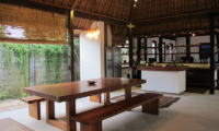 Kitchen and Dining Area - Villa Samudera - Nusa Lembongan, Bali