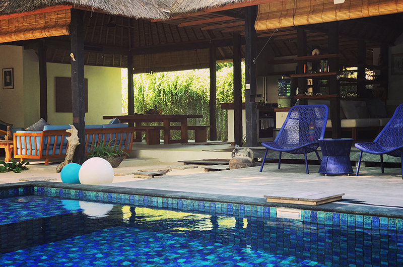 Pool Side Seating Area - Villa Samudera - Nusa Lembongan, Bali