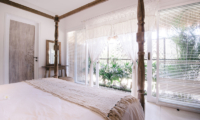 Bedroom with Four Poster Bed - Villa Santai Nusa Lembongan - Nusa Lembongan, Bali