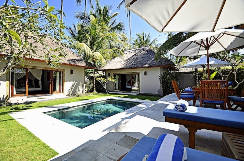Pool Side Loungers - Villa Sasoon - Candidasa, Bali