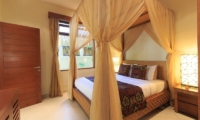 Bedroom with Four Poster Bed - Villa Seriska Seminyak - Seminyak, Bali