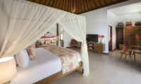 Bedroom with TV - Villa Sol Y Mar - Uluwatu, Bali