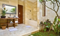 Semi Open Bathroom with Bathtub - Villa Sundari - Seminyak, Bali