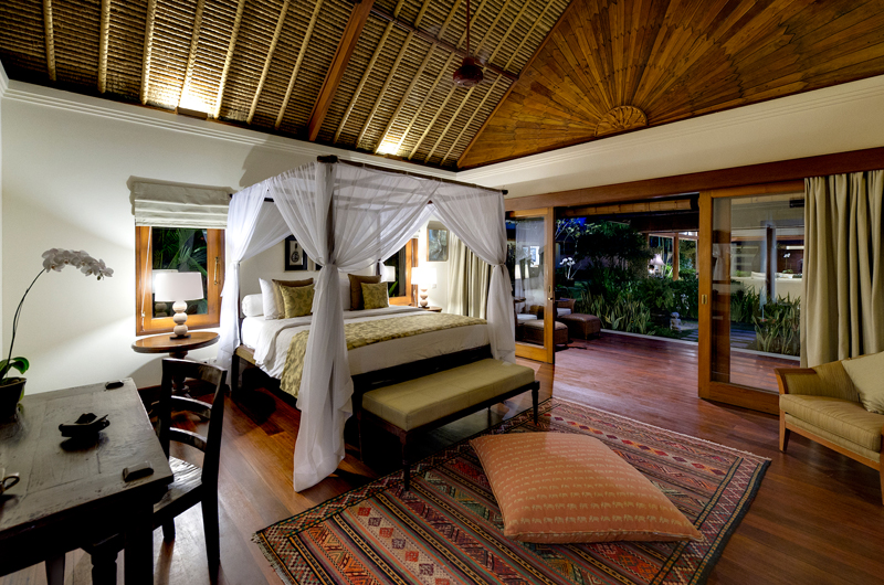 Bedroom with Wooden Floor - Villa Surya Damai - Umalas, Bali
