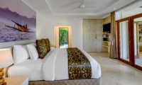 Bedroom with TV - Vitari Villa - Seminyak, Bali