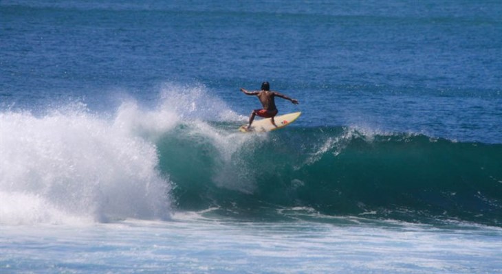 Surfing Bali 2