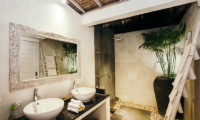 His and Hers Bathroom with Mirror - Escape - Nusa Lembongan, Bali