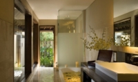 Romantic Bathtub Set Up - Kamandalu Ubud - Ubud, Bali