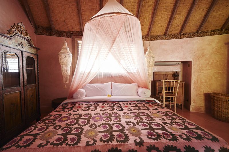 Bedroom with Mosquito Net - The Island Houses - Round House - Seminyak, Bali